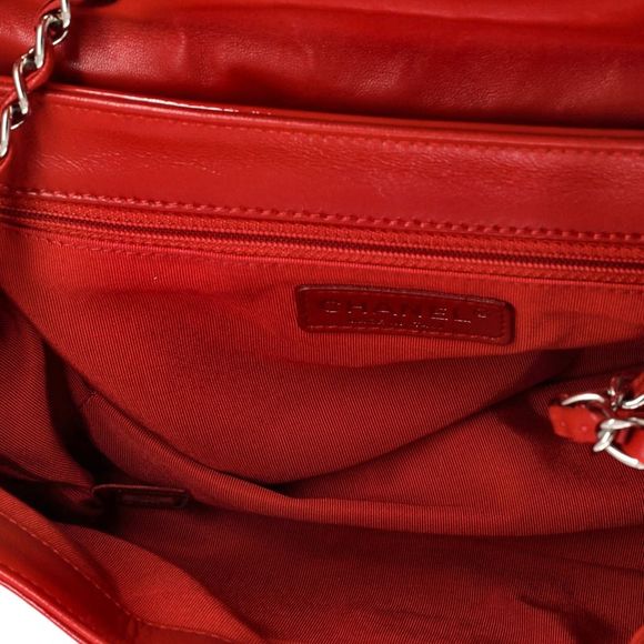 Chanel Lipstick Flap Bag Patent Vinyl Small Red - Picture 6 of 7